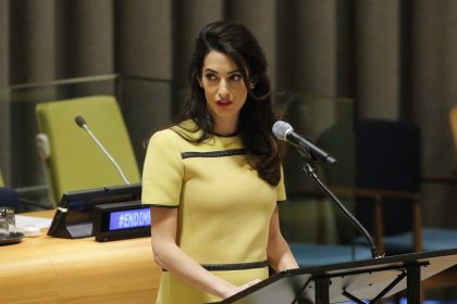 Klartext zum IS-Völkermord: „Behindern mächtige Staaten die Aufklärung?“ – Amal Clooney fragt UN
