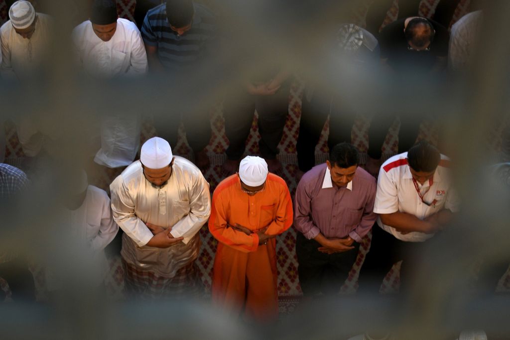 Spahn fordert verbindliche Regeln für Muslime in Deutschland