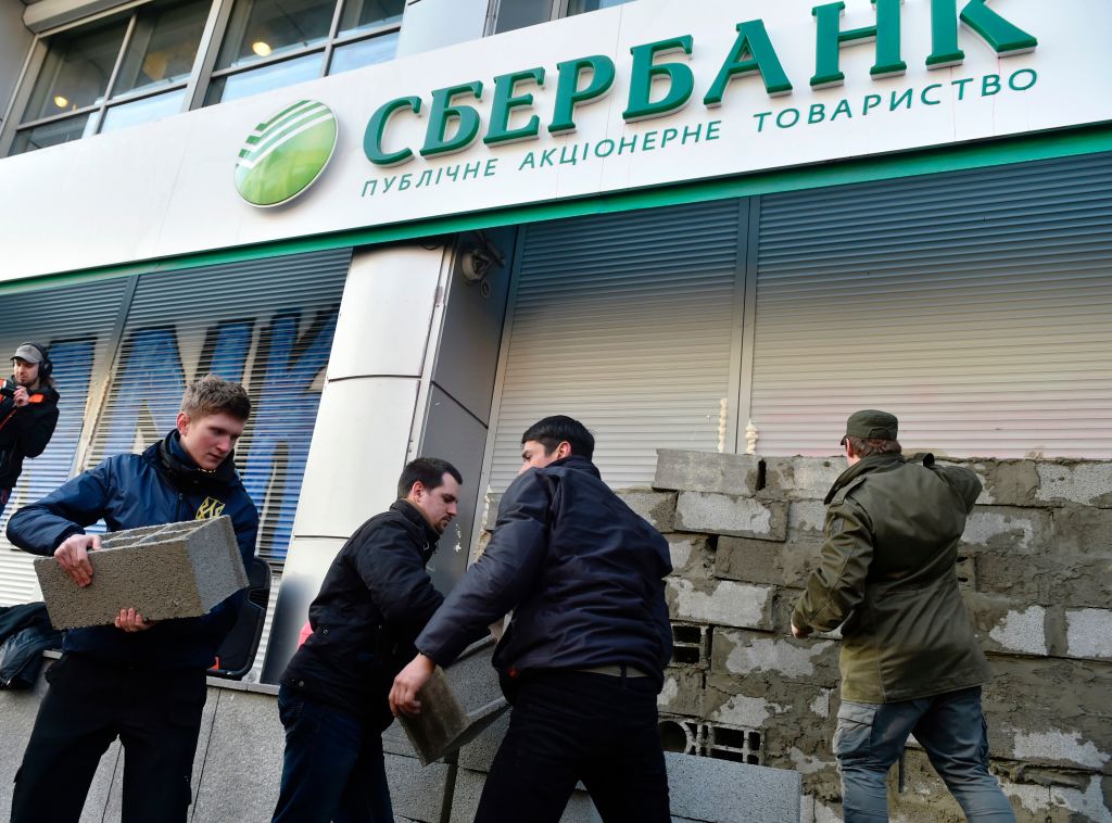 Größte russische Bank zieht sich aus der Ukraine zurück
