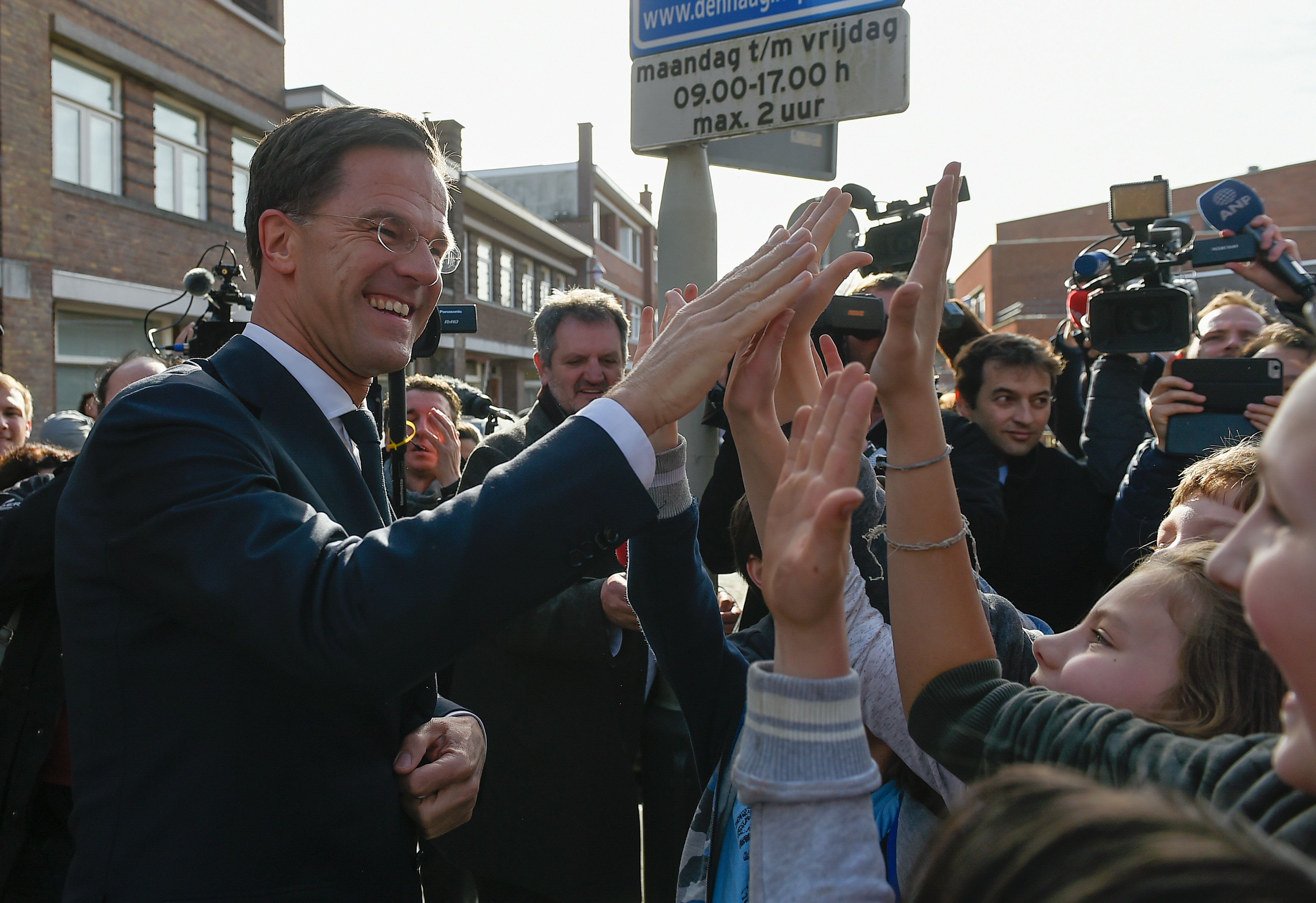 Niederlande-Wahl: Deutsche Politik erleichtert über Ruttes Sieg