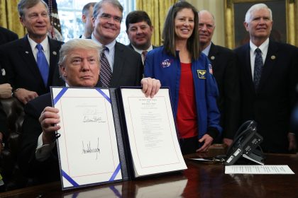 Trump genehmigt Milliarden-Etat für NASA und bemannte Mars-Mission