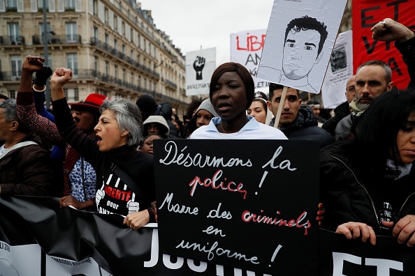 Tausende bei friedlicher Demonstration gegen Polizeigewalt in Paris