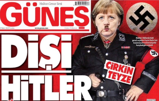 Türkische Boulevardzeitung zeigt Angela Merkel als „Frau Hitler“ in Nazi-Uniform