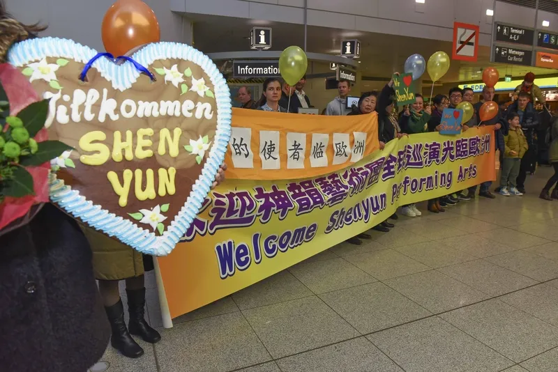 &quot;Willkommen Shen Yun&quot; auf einem Lebkuchenherz. Foto: Li Shei/ EPT