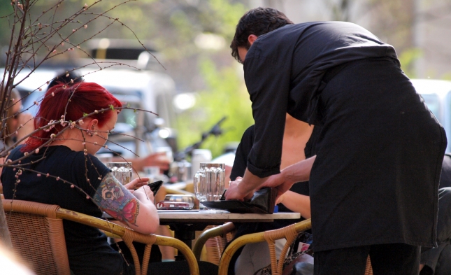 Umfrage: Viele Restaurants und Hotels bieten seit 2015 weniger Leistungen