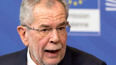 CETA-Streit: Österreichs Bundespräsident Alexander Van der Bellen will Abkommen vorläufig nicht unterzeichnen