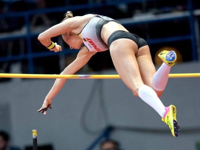 Lisa Ryzih übersprang bei der Hallen-EM 4,75 Meter und wurde Zweite. Foto: Jan Woitas/dpa