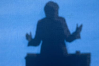 Politiker zu Wahl von Brinkhaus: “Aufstand gegen Merkel” – Merkel ist “massiv geschwächt” – Politisches Erdbeben