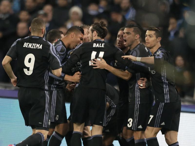 Real Madrid nach 3:1 gegen Neapel im Viertelfinale