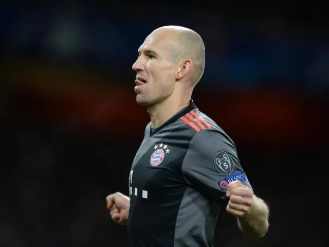 Arjen Robben jubelt über seinen Treffer zur 2:1-Führung. Foto: Andreas Gebert/dpa