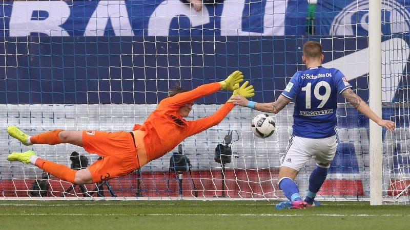 Schalke mit 3:0-Sieg gegen schwache Augsburger