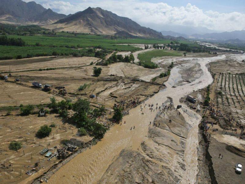 Peru kämpft gegen Fluten – Panamericana unterbrochen – Große Verwüstungen in der Hauptstadt