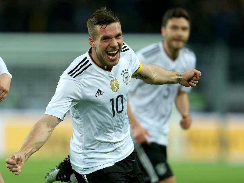 Perfekte Podolski-Party: Traumtor und Sieg gegen England