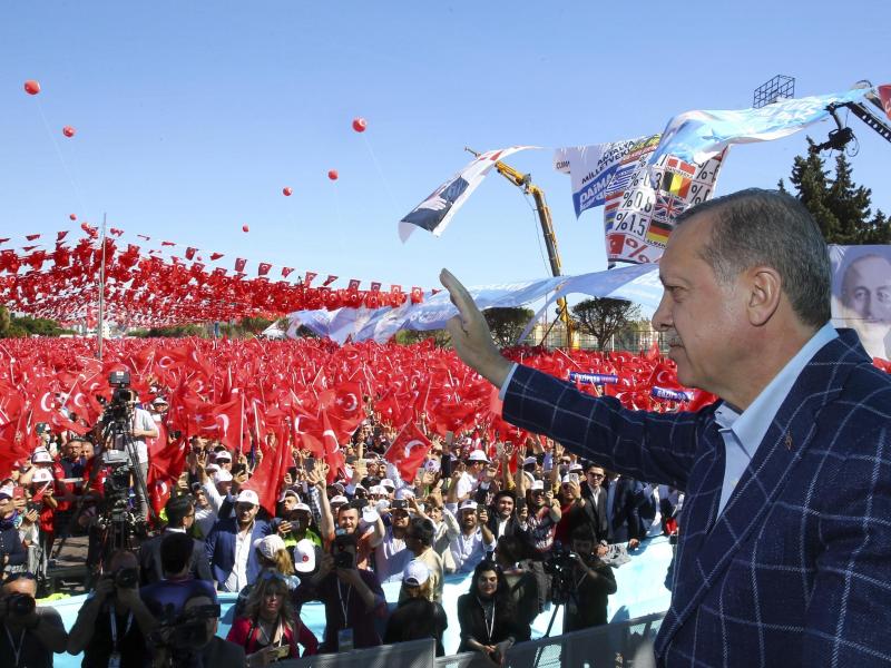 Referendum: Türkei wendet sich vom Erbe Atatürks ab