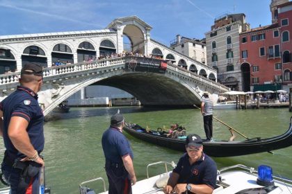 Deutsche Touristen müssen 950 Euro Strafe wegen Kaffeekochens in Venedig zahlen
