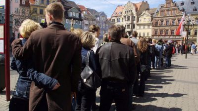 Erfurt erinnert an Opfer von Amoklauf an Gutenberg-Gymnasium vor 15 Jahren