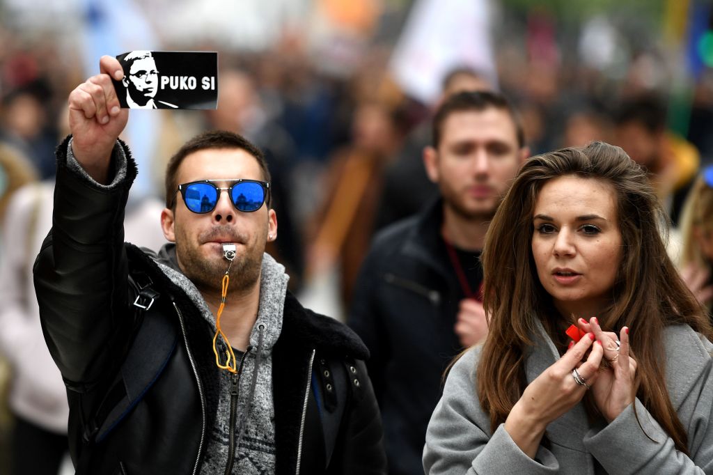 Tausende Serben protestieren in Belgrad erneut gegen Wahlsieg von Vucic