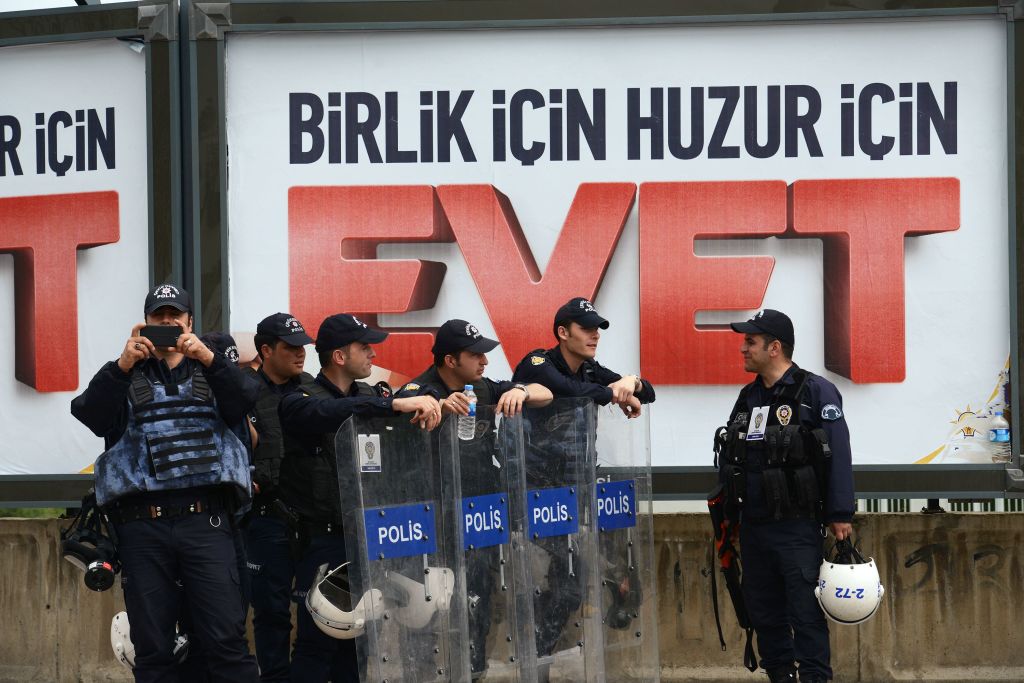 Gregor Gysi befürchtet Wahlbetrug bei Referendum in der Türkei