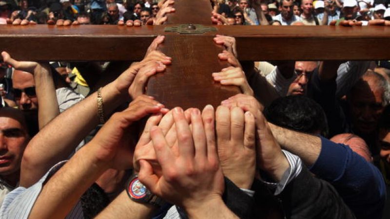 Tausende christliche Pilger auf der Via Dolorosa in Jerusalem
