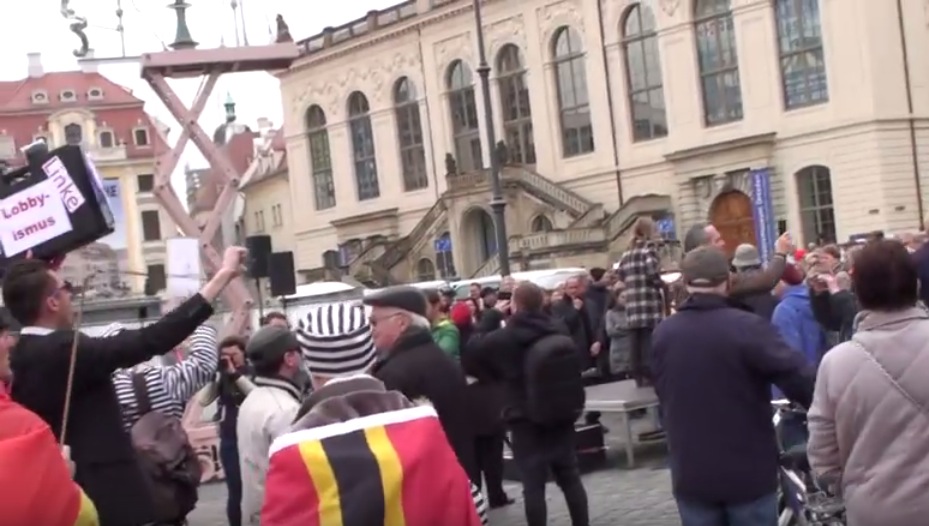 Dresden demonstriert gegen ungeliebte „Schrottkunst“ + VIDEOS