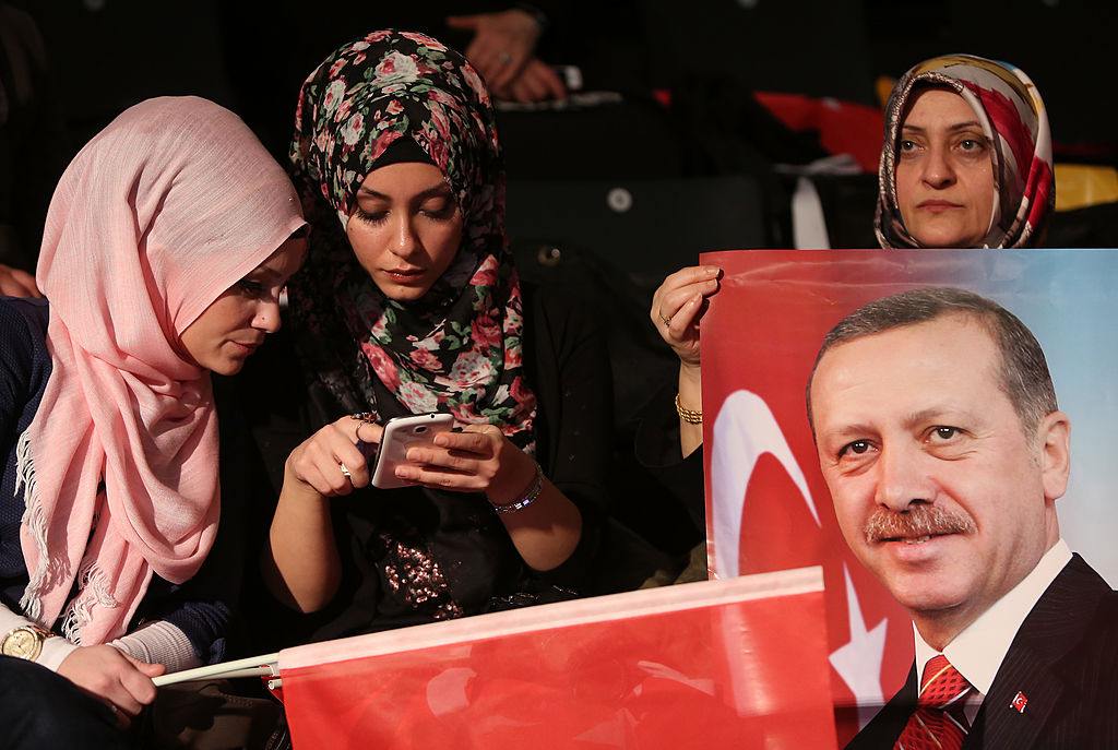 Hohe Beteiligung bei türkischem Verfassungsreferendum in Deutschland