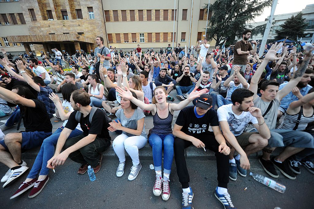 Demonstranten stürmen mazedonisches Parlament – Mindestens zehn Verletzte