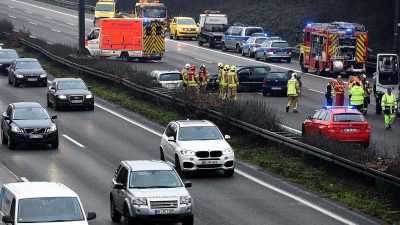 Unfallserie auf Autobahn: Gaffer behindern Rettungskräfte