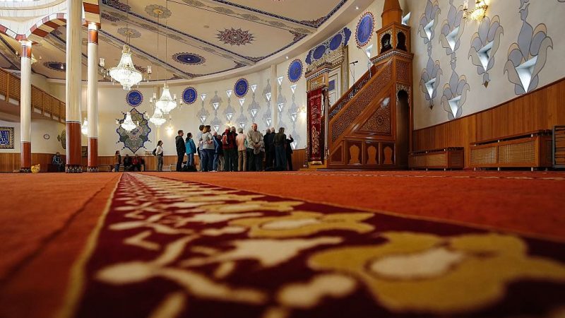 Rendsburger Moscheen-Zwang: Richterin ordnet Bußgeld an – Eltern wollten Sohn vor Beeinflussung schützen