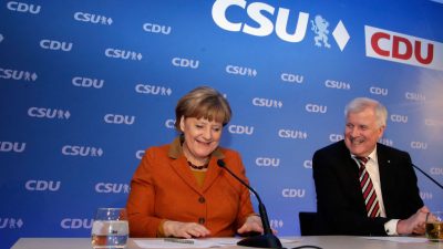 Nach heftiger Kritik an Flüchtlingspolitik jetzt Lob aus CSU-Spitze für Merkels Politikstil