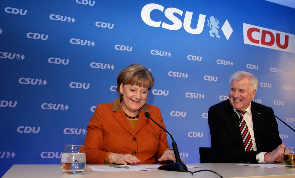 Nach heftiger Kritik an Flüchtlingspolitik jetzt Lob aus CSU-Spitze für Merkels Politikstil