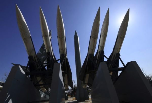 Erneut ballistische Rakete in Richtung Japan abgefeuert – Provoziert Nordkorea einen Krieg mit den USA?