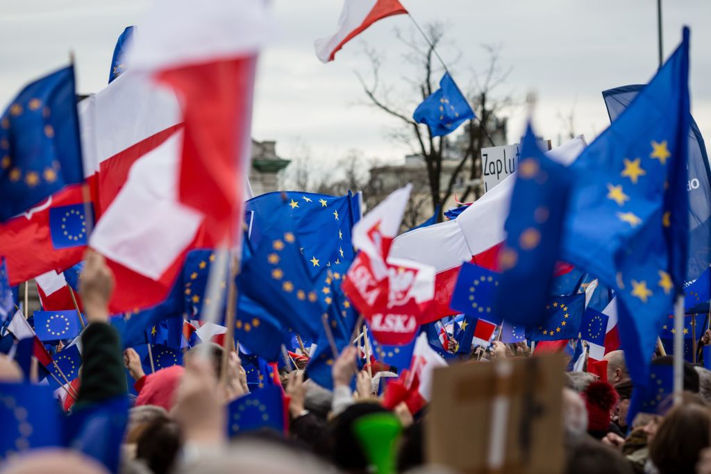 „Marsch für die Freiheit“: Zehntausende protestieren in Warschau gegen PiS-Regierung