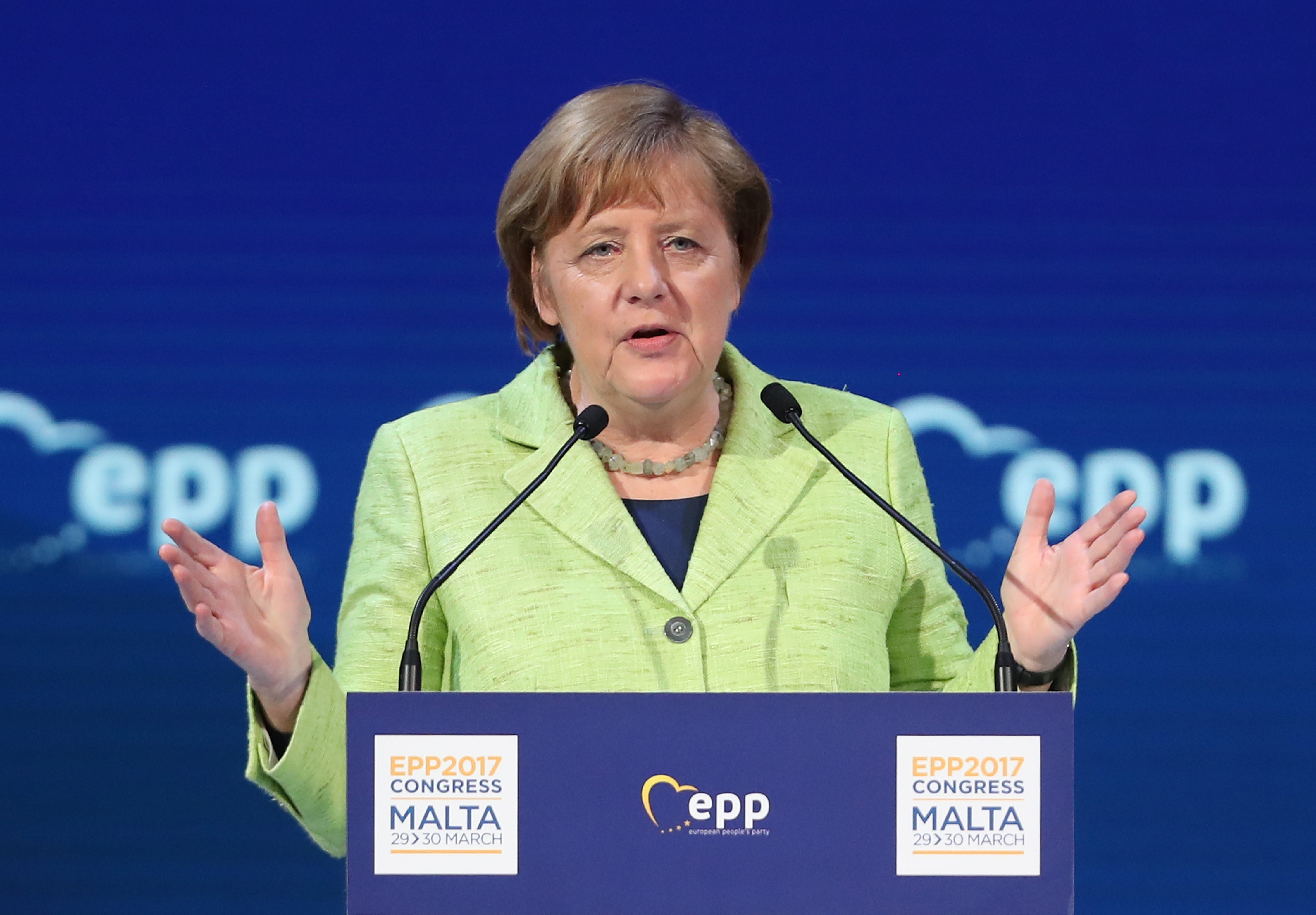 Kanzlerin Merkel definiert EU-Außengrenzen: „Vom Nordpol – bis nach Marokko“ +Video