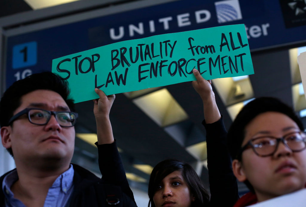 Es ist ein PR-Alptraum: United-Airlines-Chef entschuldigt sich für brutalen Rausschmiss eines Passagiers