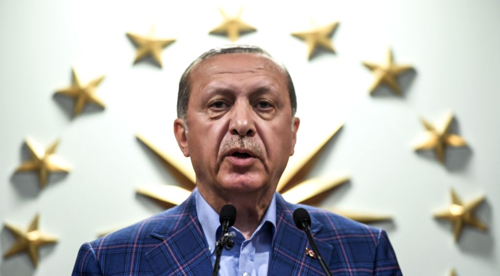 Türkischer Präsident Erdogan kehrt in Regierungspartei AKP zurück