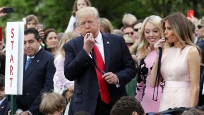 Erstes Ostereier-Rollen mit Familie Trump im Garten des Weißen Hauses