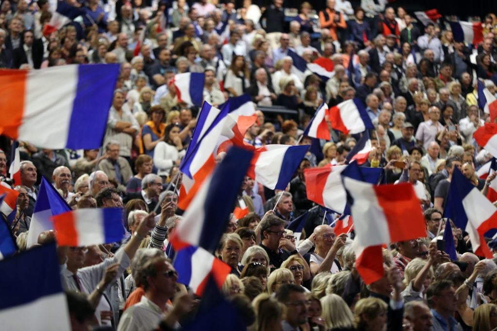 Französische Präsidentenwahl beginnt in Überseegebieten – Enges Rennen um den Elysée-Palast