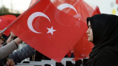 „Lebenslüge beenden“: EVP-Fraktionschef verlangt Abbruch der EU-Beitrittsgespräche mit der Türkei