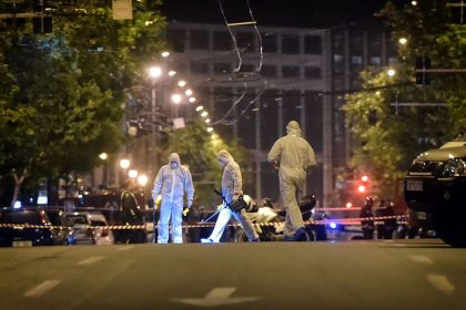 Ausschreitungen in Griechenland: Linksextremisten zünden Bombe vor einer Bank in Athen