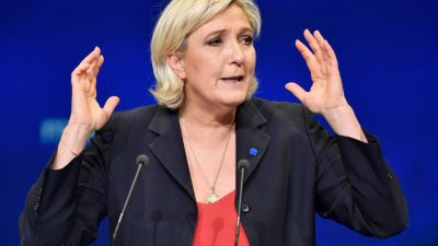 Scharfe Kritik von Le Pen: Merkel „erlaubt  der Türkei ganz Europa in der Flüchtlingskrise zu erpressen“