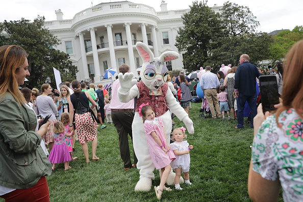 VIDEO: Trumps beim Ostereierrollen im Garten des Weißen Hauses