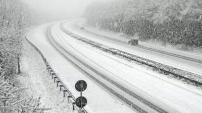 Verkehrsbehinderungen durch Schneefälle – Morgen im Berufsverkehr kann es glatt werden