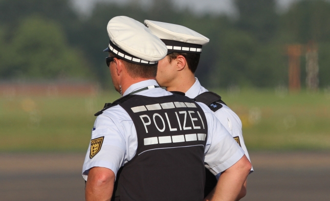Mit Sturmhaube maskierter Schüler löst Amok- und Anschlagsalarm in Niedersachsen aus – Polizei fassungslos