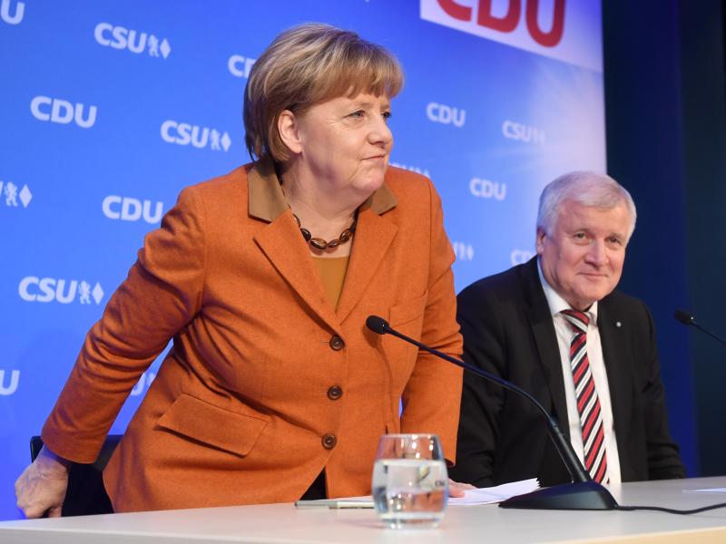 Seehofer auf Kuschelkurs: „Angela Merkel ist unser größter Trumpf“