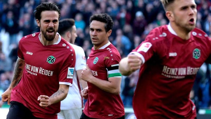 Harnik schießt Hannover an die Spitze – Bielefeld rückt vor