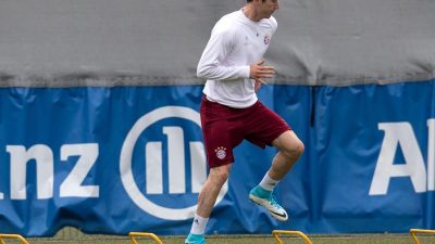 Lewandowski beim Abschlusstraining für Real-Spiel dabei