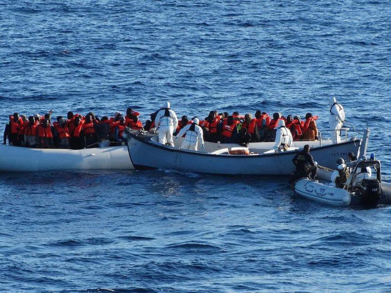 Hunderte Menschen auf dem Mittelmeer gerettet