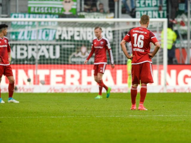 Vier Spiele bleiben dem FC Ingolstadt noch für das kleine Wunder. Foto: Armin Weigel/dpa