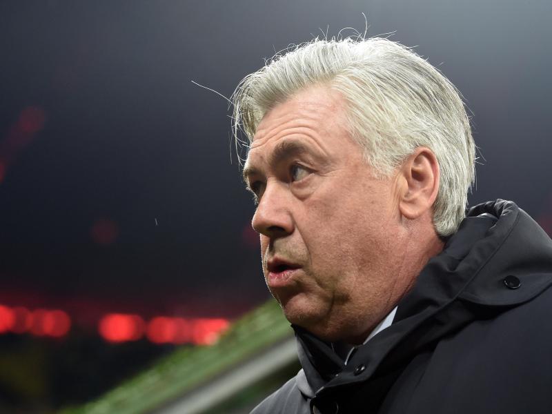 Rummenigge: FC Bayern hält an Trainer Ancelotti fest