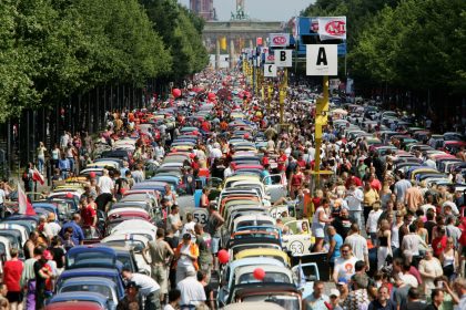 Berlin: Unter der Siegessäule bahnt sich die automobile Revolution an